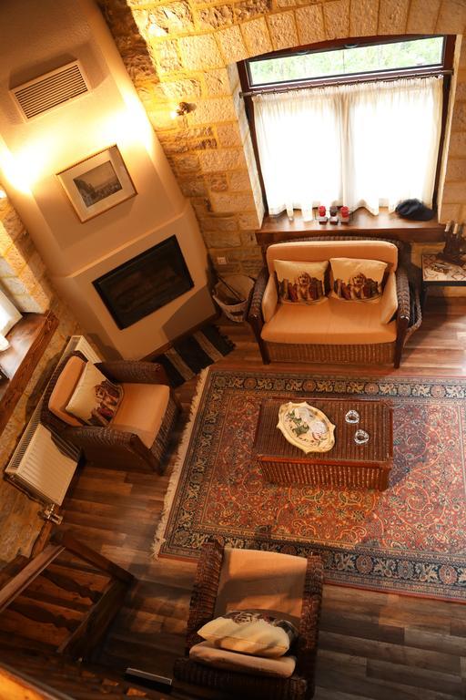 Guesthouse Amalia Kalesmenon Luaran gambar