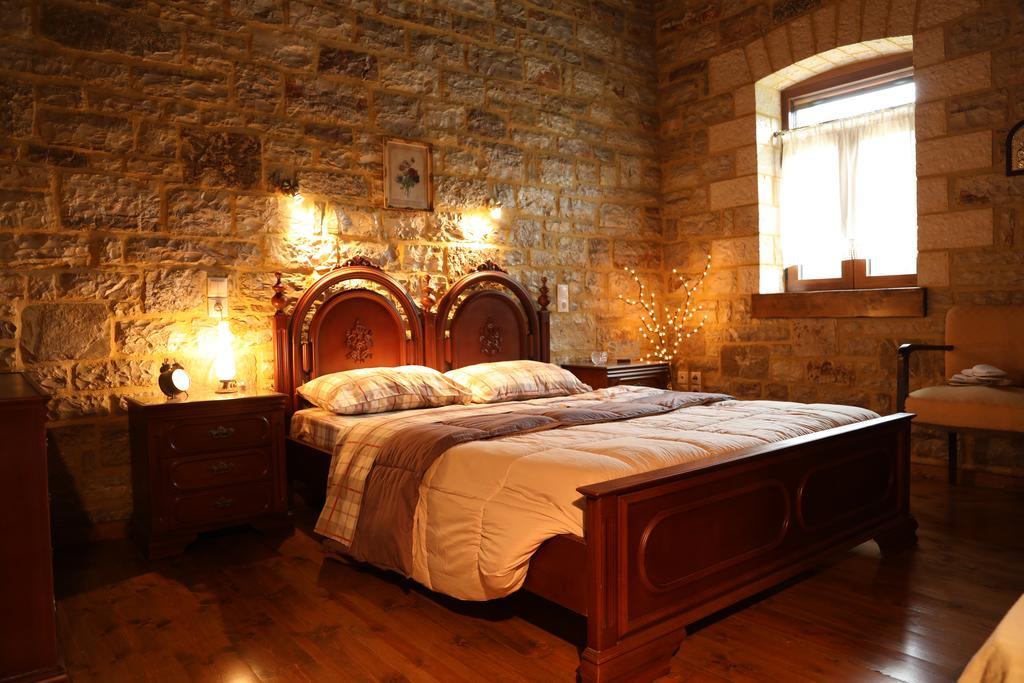 Guesthouse Amalia Kalesmenon Luaran gambar