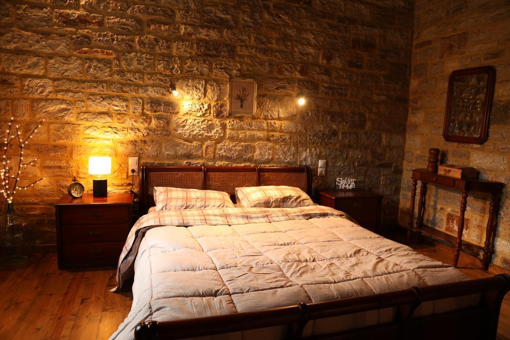Guesthouse Amalia Kalesmenon Luaran gambar